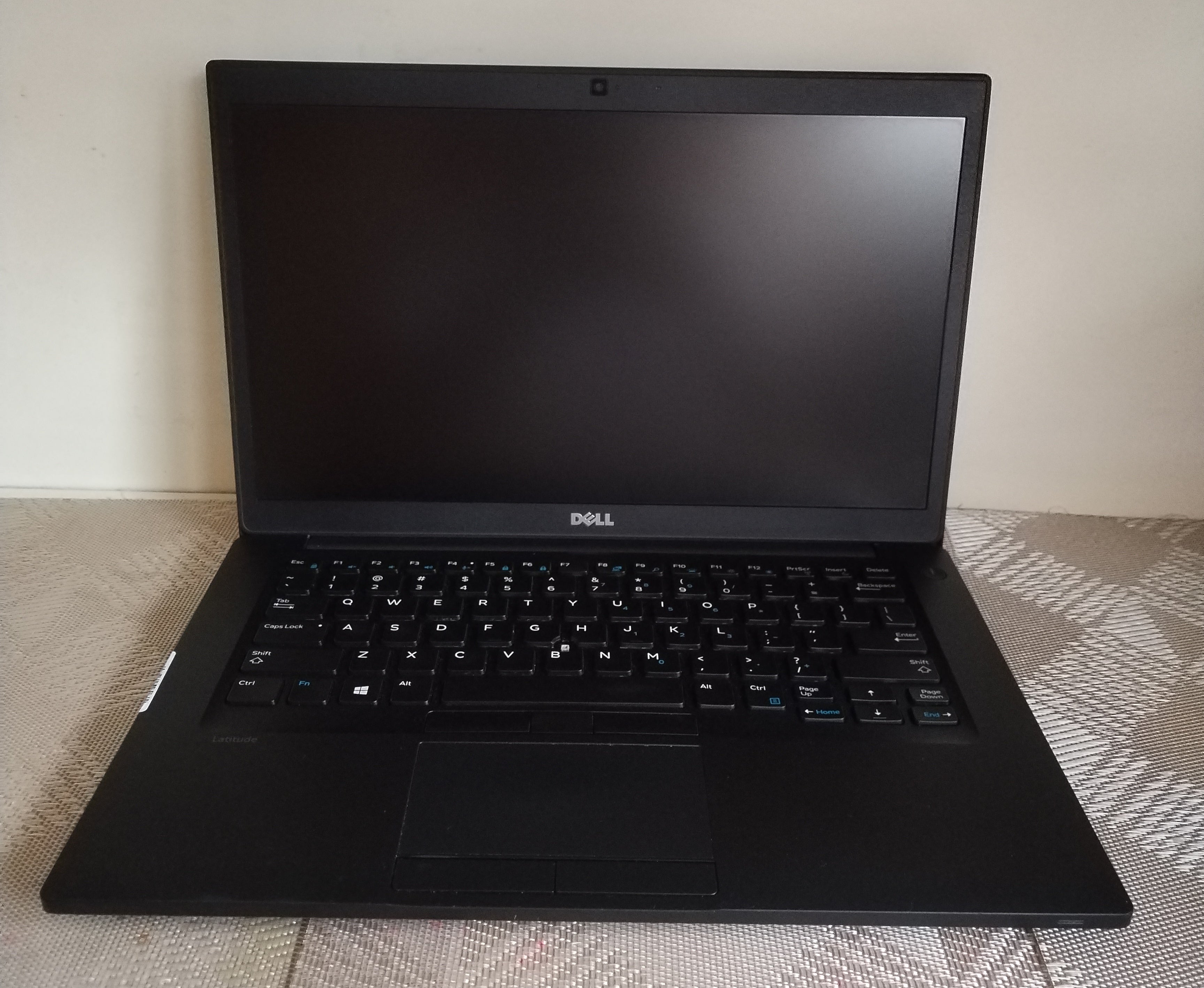 Laptop DELL LATITUDE 7480 Core i7 7th generación, 8gb RAM, 256GB SSD